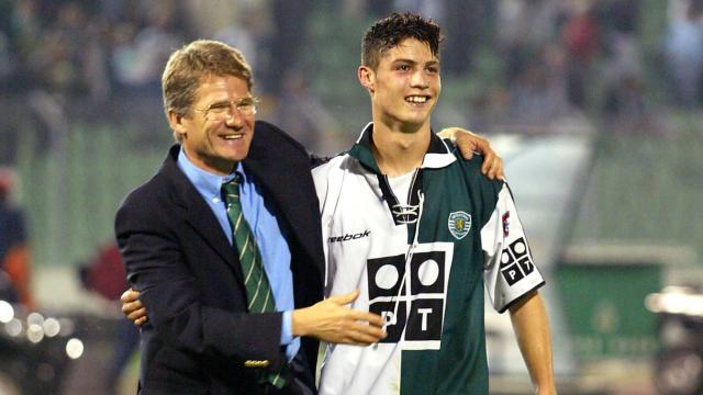 开云体育app-C罗恩师：C罗推动体育发展，温格有本厚实的C罗档案