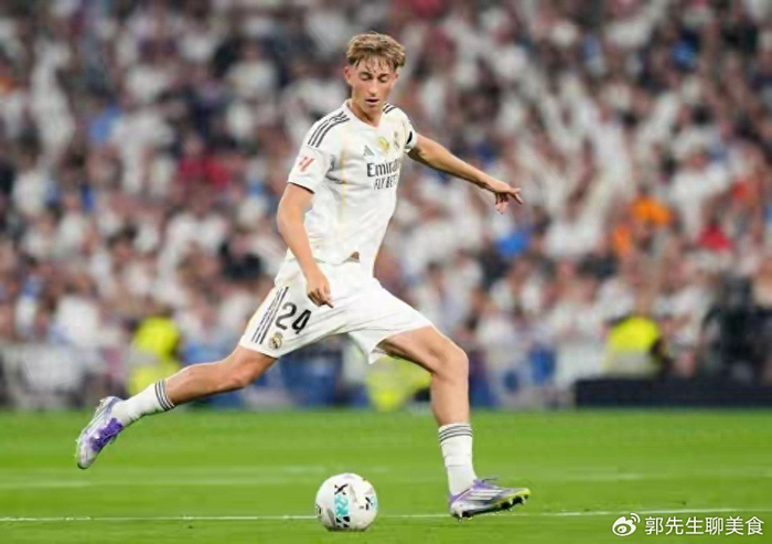开云登录入口地址-6250万新援笑对队友担架？皇马这笔买卖到底亏不麻|圣地亚哥-伯纳乌足球场|皇家马德里|阿森西奥|赫伊森|球迷_新浪体育_新浪新闻