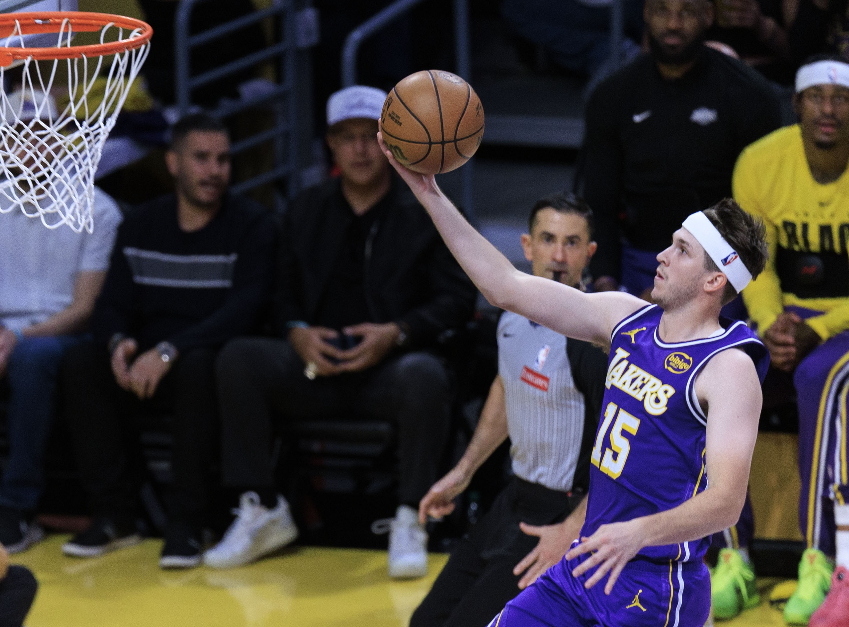 开云登录入口地址-湖人2将回暖彻底拔高上限！里弗斯连爆三场，艾顿统治内线攻守！